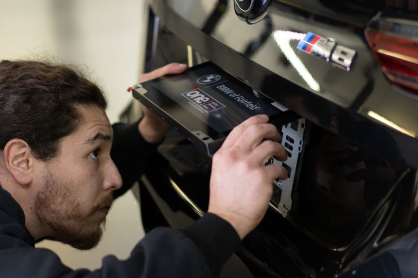 Are Digital License Plates The Future? image