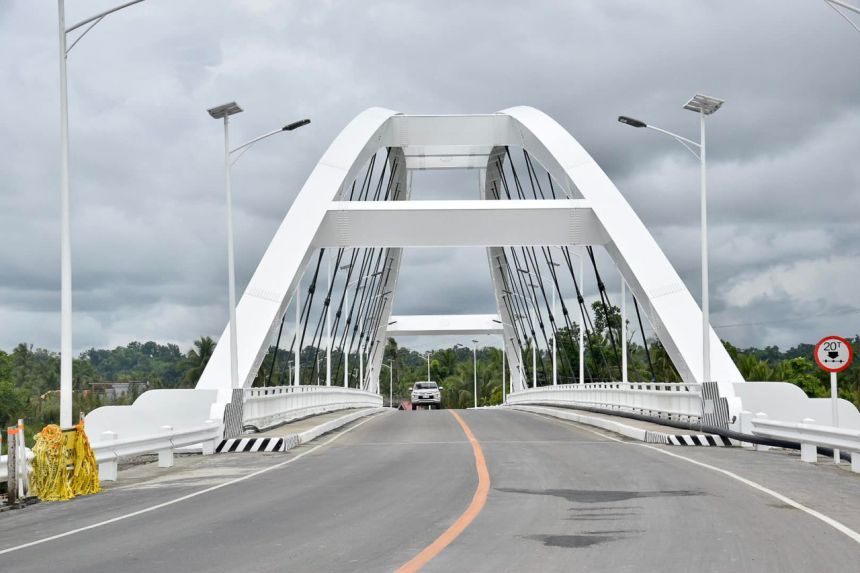 Newly-built Clarin Bridge in Bohol is now open image
