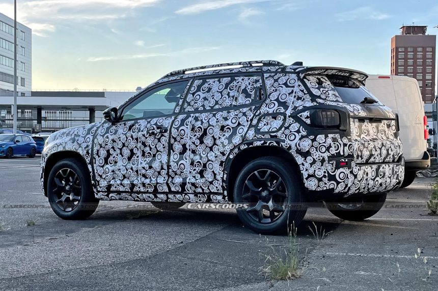 Baby Renegade: Jeep's smallest SUV has been spotted image