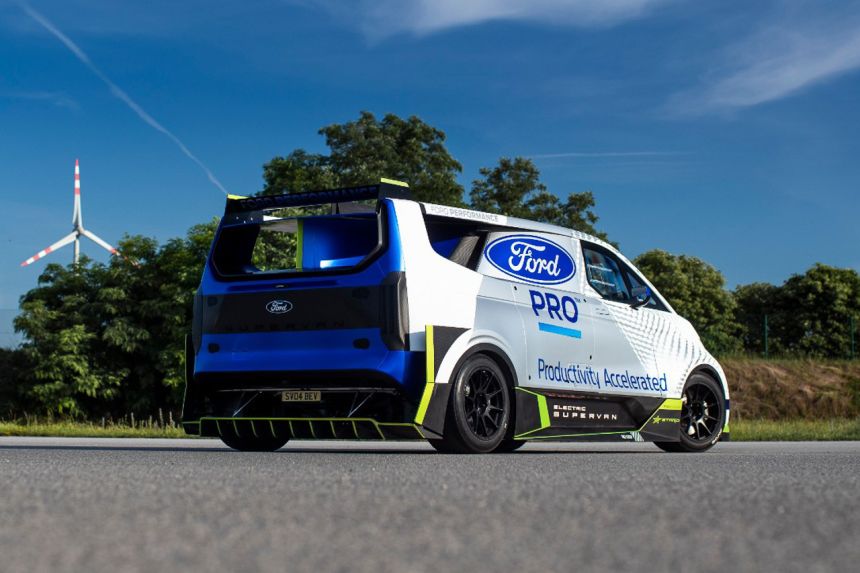 Ford Electric Supervan: the new Renault Espace F1 image