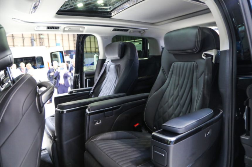 SAIC Maxus opens orders for Mifa 9 E-MPV for China and the UK image