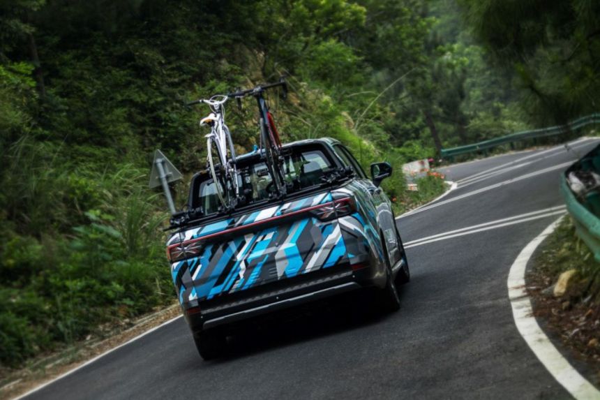 Here's your first look at Geely's new pickup truck image