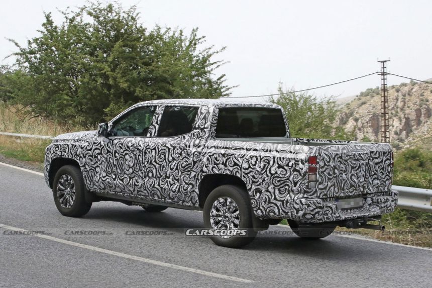 LOOK: Next-gen Mitsubishi Strada could look like the Outlander image