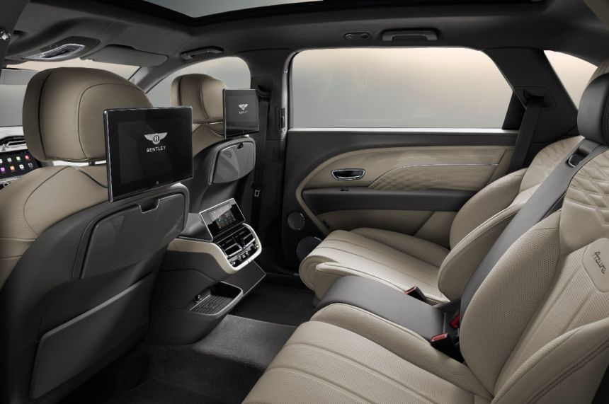 First class seating featured in the Bentley Bentayga EWB image