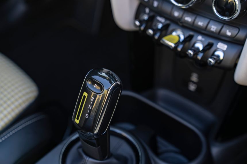 Mini goes top down with the new Cooper SE image