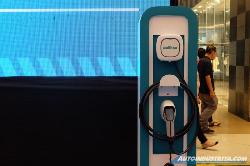 You can now charge your EVs while shopping in Uptown Mall image