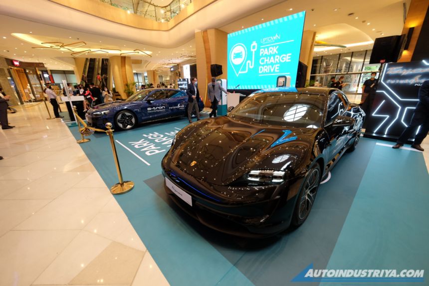 You can now charge your EVs while shopping in Uptown Mall image