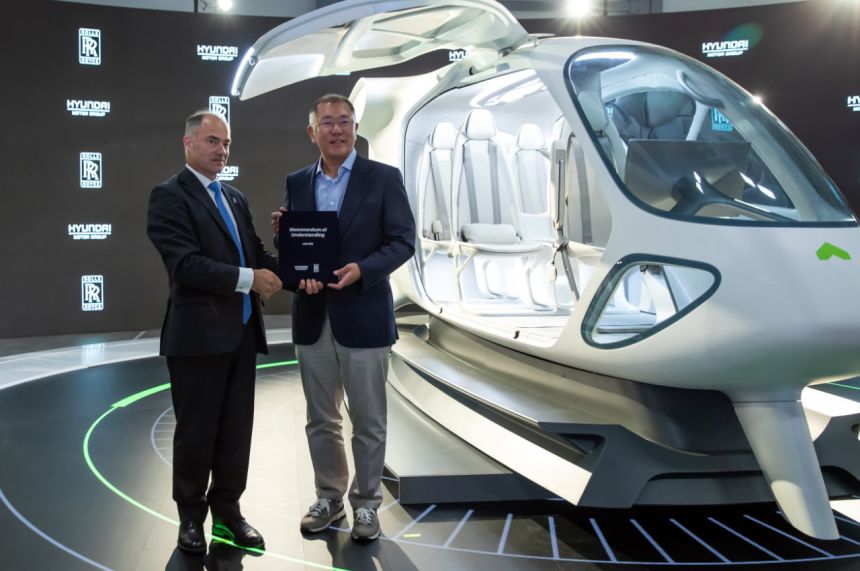 Hyundai and Rolls Royce partner to work on a zero emission aviation industry image