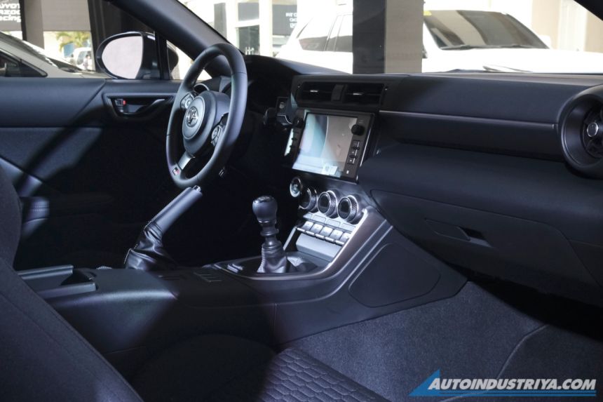Look: 2022 Toyota GR86 has finally arrived in PH image