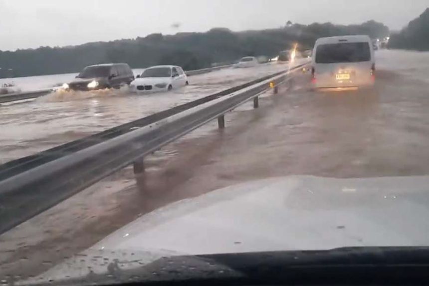 Raising of SCTEX Dinalupihan 50% complete image