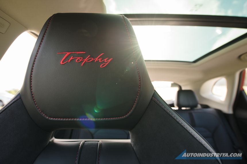 Embargo: MG HS Review image