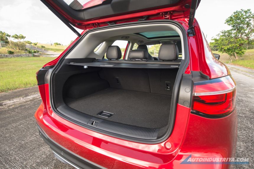 Embargo: MG HS Review image