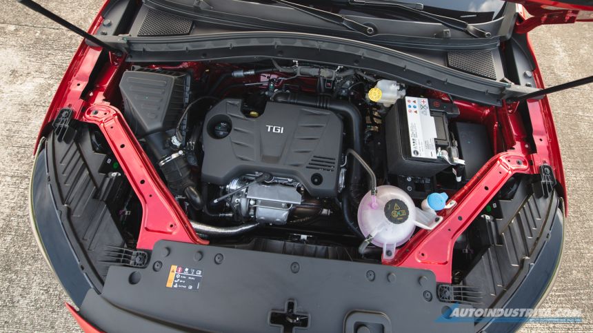 Embargo: MG HS Review image