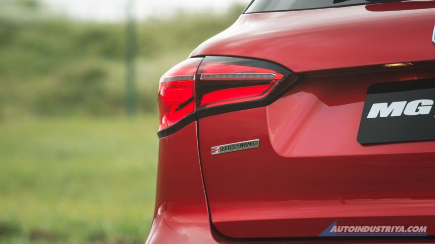 Embargo: MG HS Review image