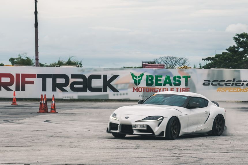 East Side Collective's TFTI meet fill up R33 Pampanga with 500+ cars image