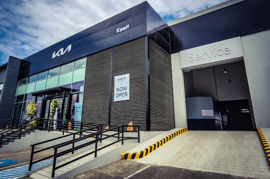 Kia dealership number 42 opens in Kawit, Cavite image