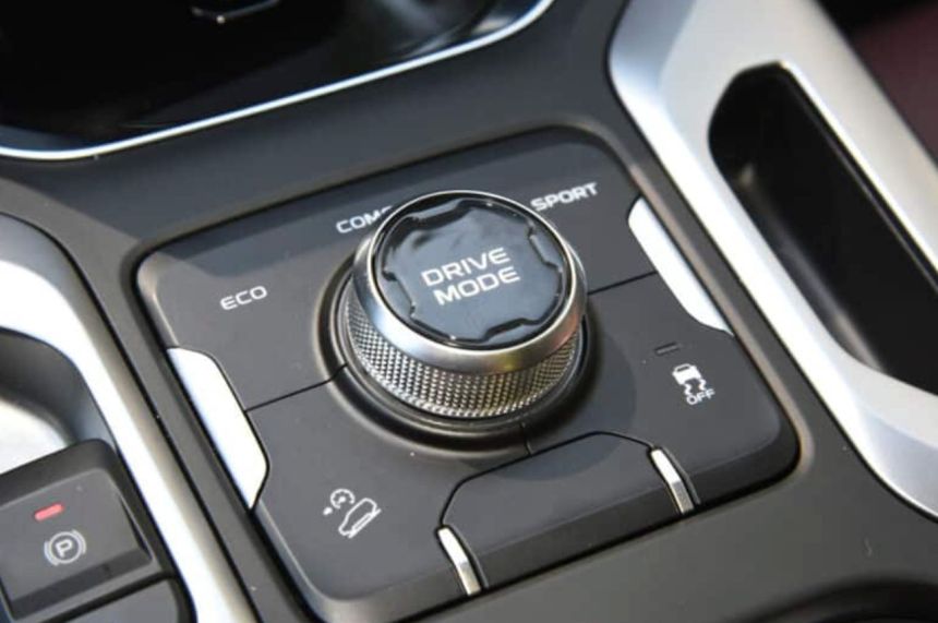 Geely's Radar RD6 interior looks oddly familiar image