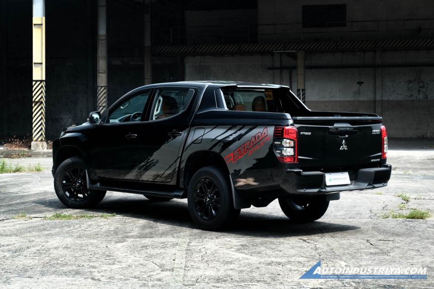 2022 Mitsubishi Strada Athlete Black Series 4WD A/T image