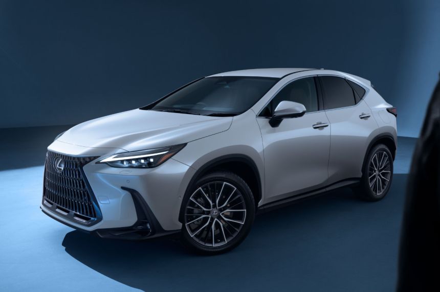 Toyota eyes greener tomorrow with HEV line up image