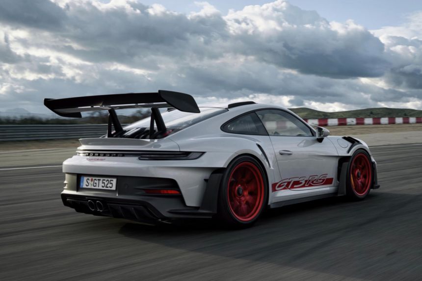 2023 Porsche 911 GT3 RS is a road-legal downforce monster image