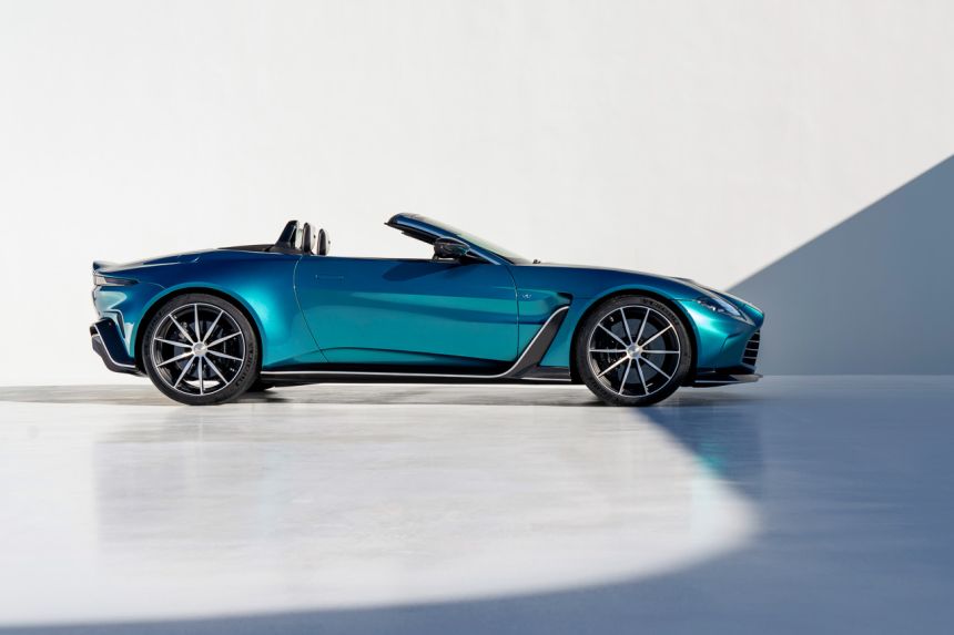 Aston Martin V12 Vantage Roadster image