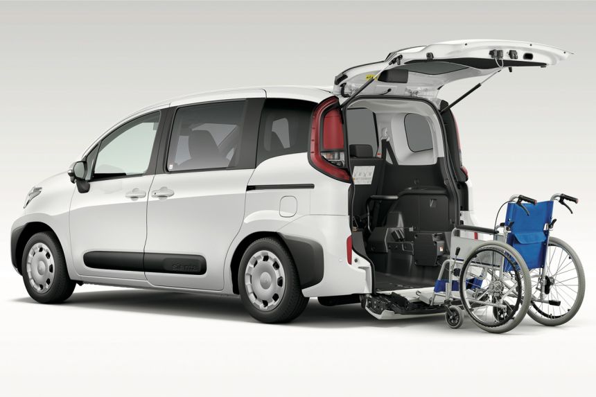 Does the 2023 Toyota Sienta hybrid MPV make sense in PH? image