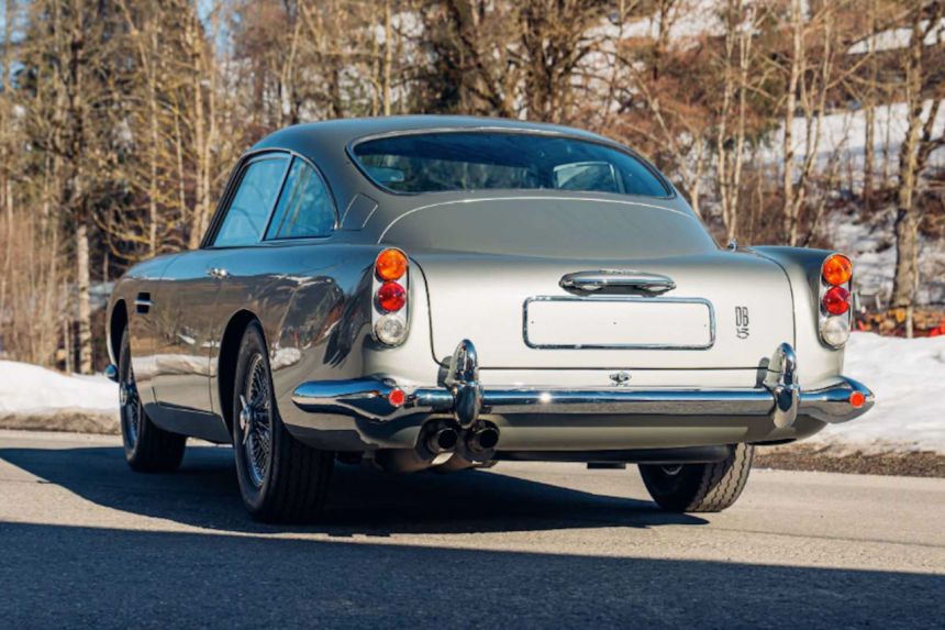 Sean Connery's Aston Martin DB5 sold for USD 2.4-M image