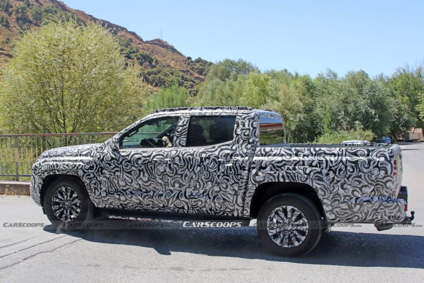 All-new Mitsubishi Strada looks like a Navara (NO TEXT yet) image