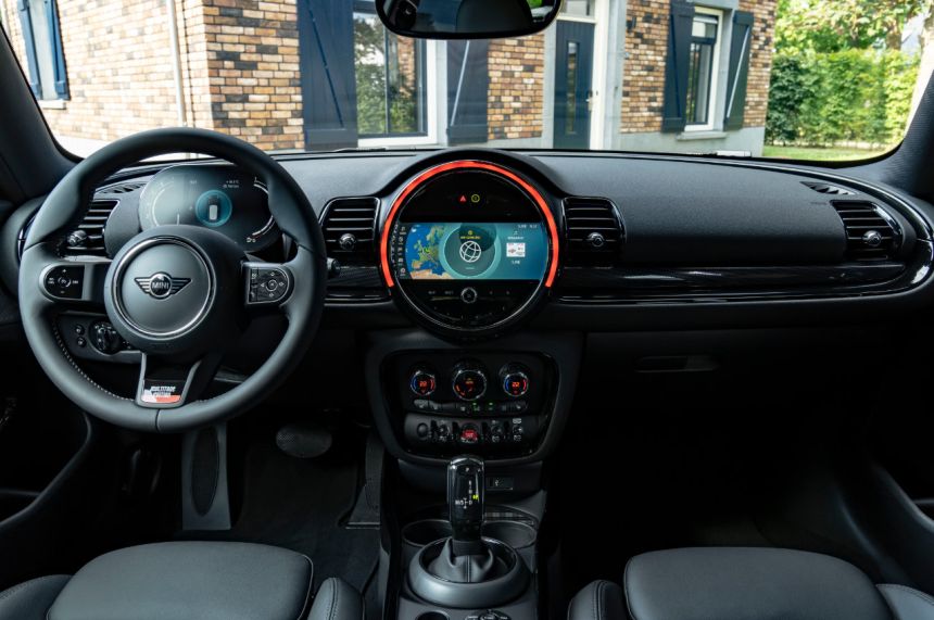 Mini unveils Multitone Edition Cooper S, limited to 200 units image