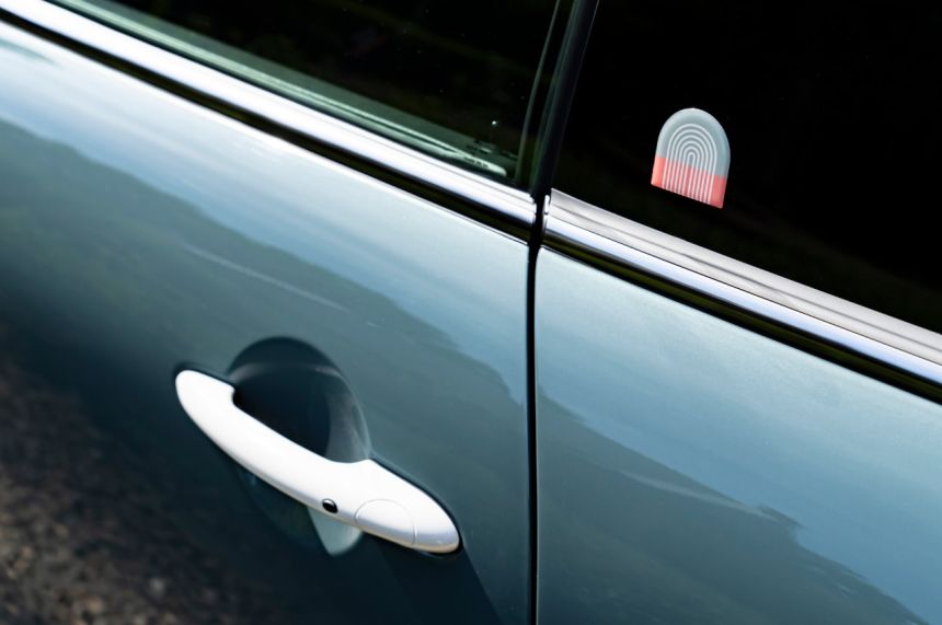 Mini unveils Multitone Edition Cooper S, limited to 200 units image