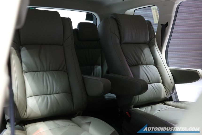 PIMS 2022: Geely dealer reimagines Okavango with captain seats image