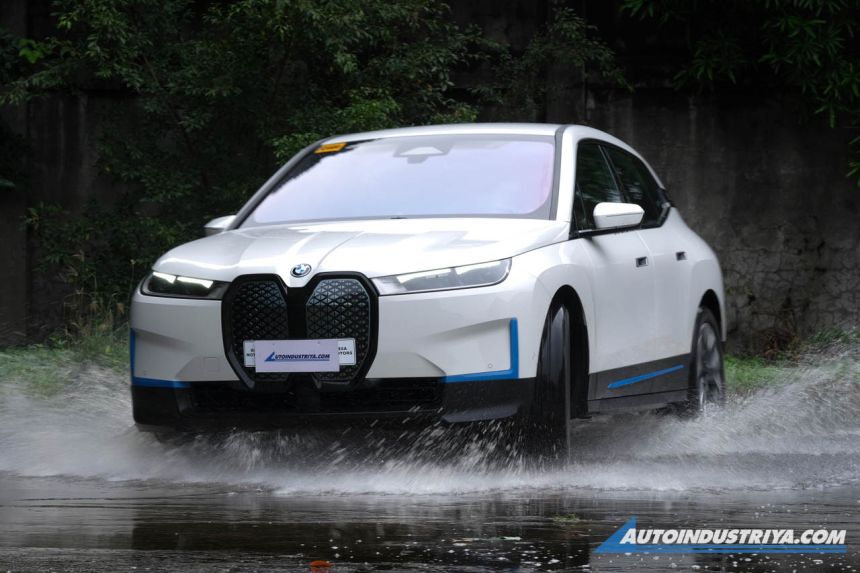 2022 BMW iX xDrive40 image