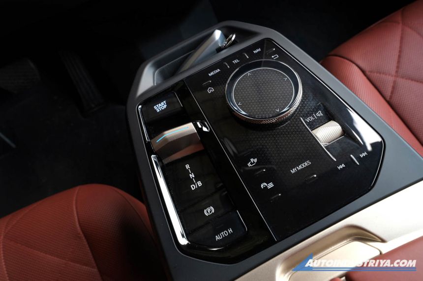 2022 BMW iX xDrive40 image