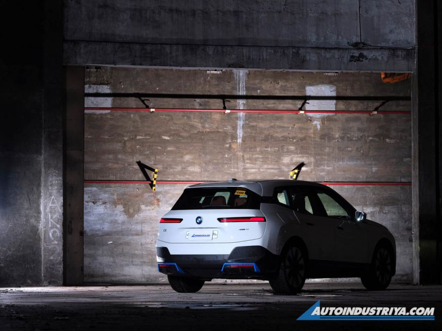 2022 BMW iX xDrive40 image