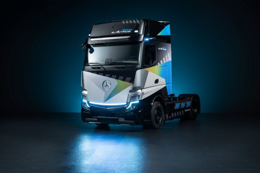 This Mercedes-Benz eActros electric truck is in for the Long Haul image