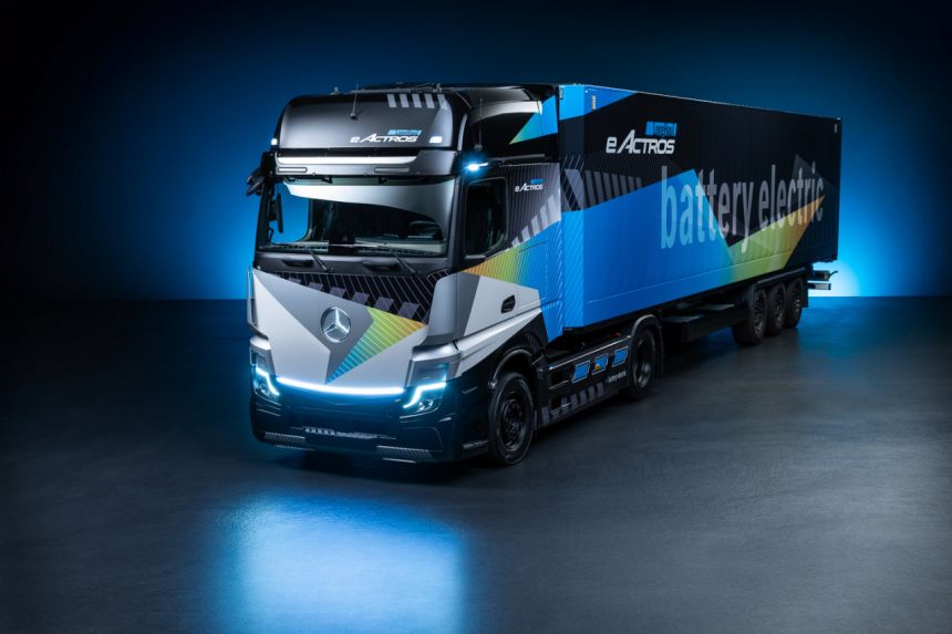 This Mercedes-Benz eActros electric truck is in for the Long Haul image