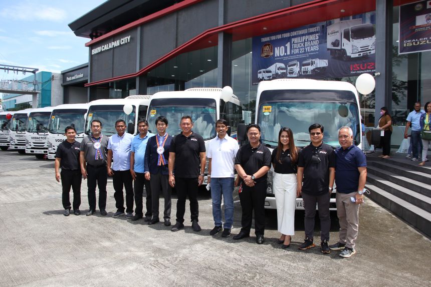Isuzu PH turns over 28 units of modern PUVs to Oriental Mindoro image