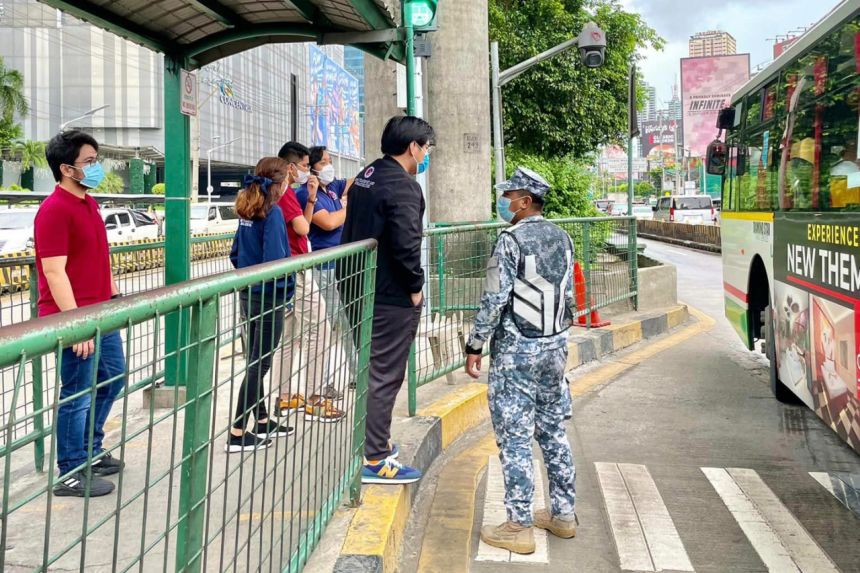 EDSA Busway stations are now fitted with timers image