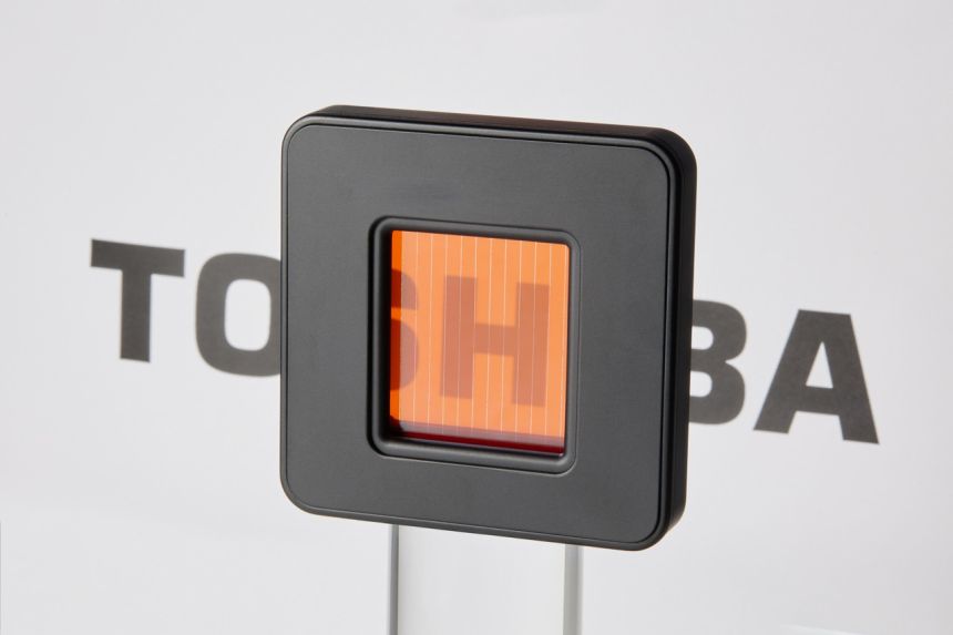 Toshiba testing solar cell layering for EVs image
