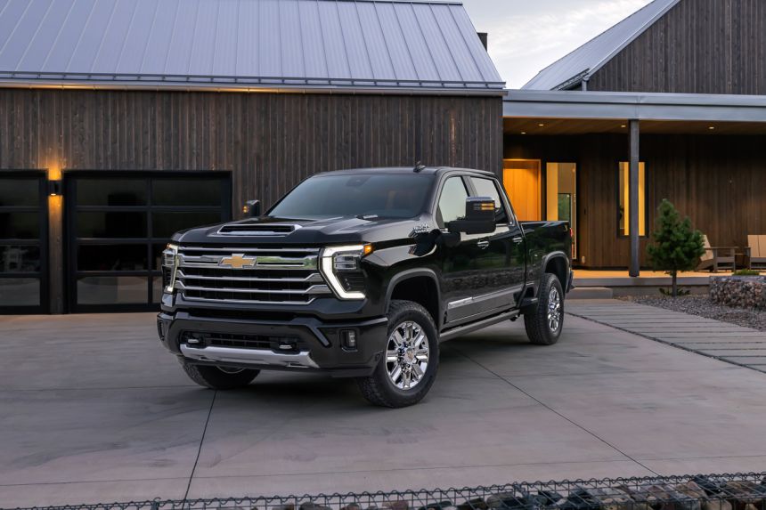 2024 Chevrolet Silverado HD can tow over 10,200 kg image