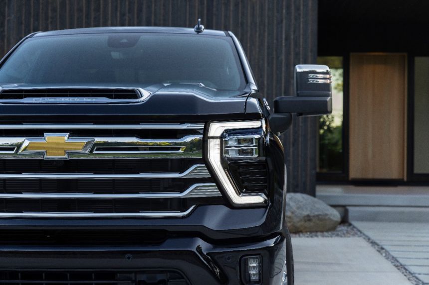 2024 Chevrolet Silverado HD can tow over 10,200 kg image