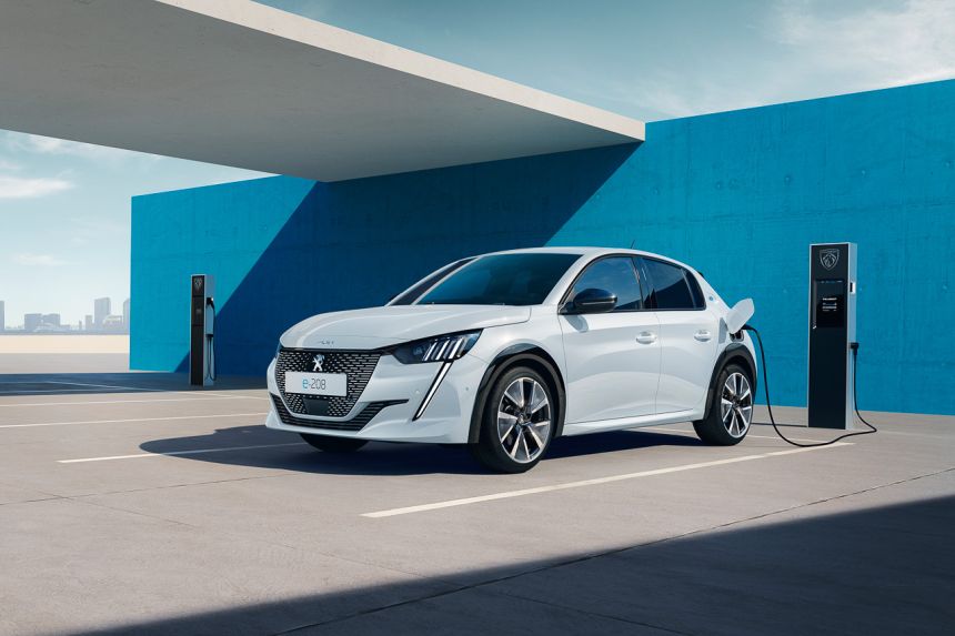 2023 Peugeot e-208 is an electric hot hatch without the guilt (NO TEXT) image