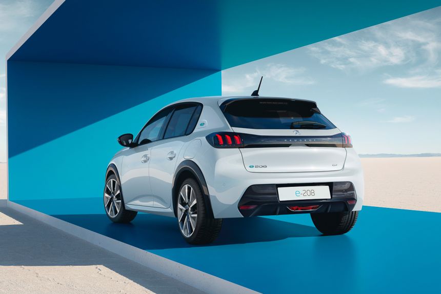 2023 Peugeot e-208 is an electric hot hatch without the guilt (NO TEXT) image