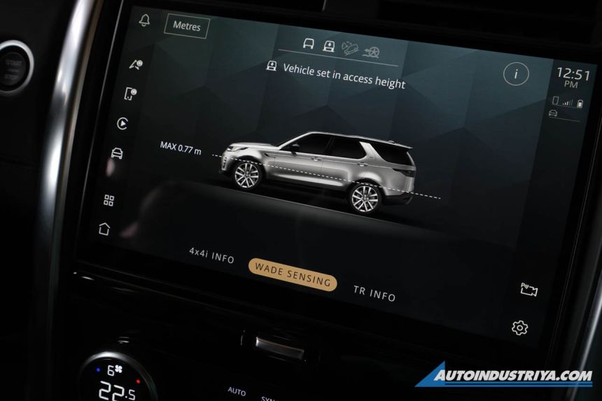 2023 Land Rover Discovery S D250 image