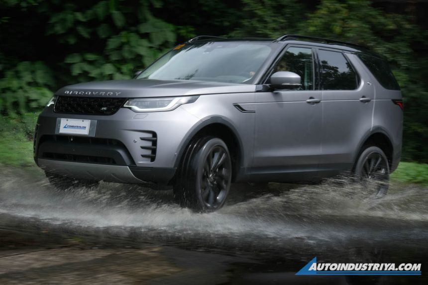 2023 Land Rover Discovery S D250 image