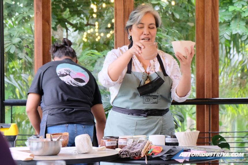 Out of town with the 2022 Volkswagen T-Cross image