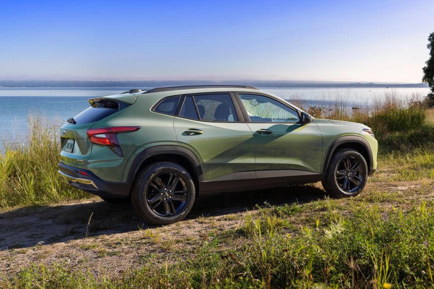 Next-generation 2024 Chevrolet Trax gets a glow-up image