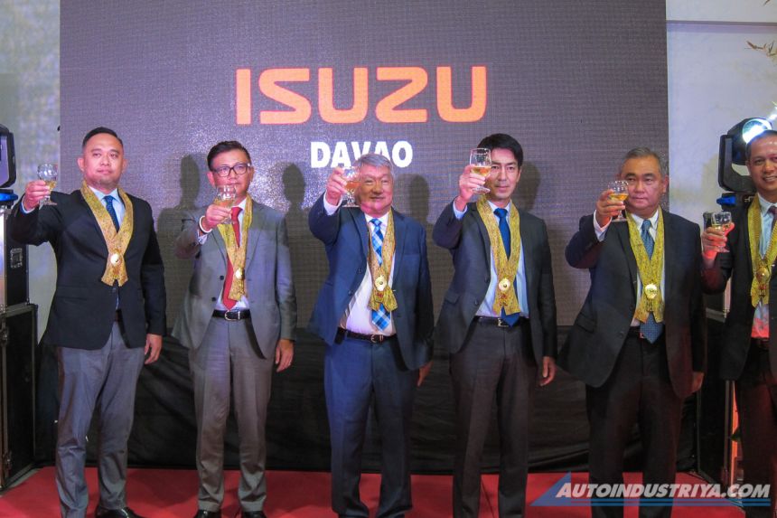 Isuzu Davao image