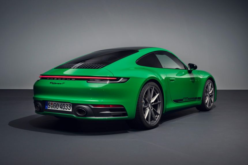 2023 Carrera T is Porsche's base model trackday 911 image