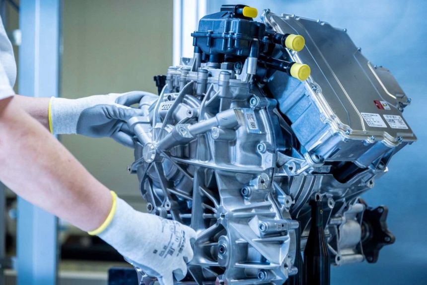 2023 Q8 e-tron is Audi's flagship electric SUV image